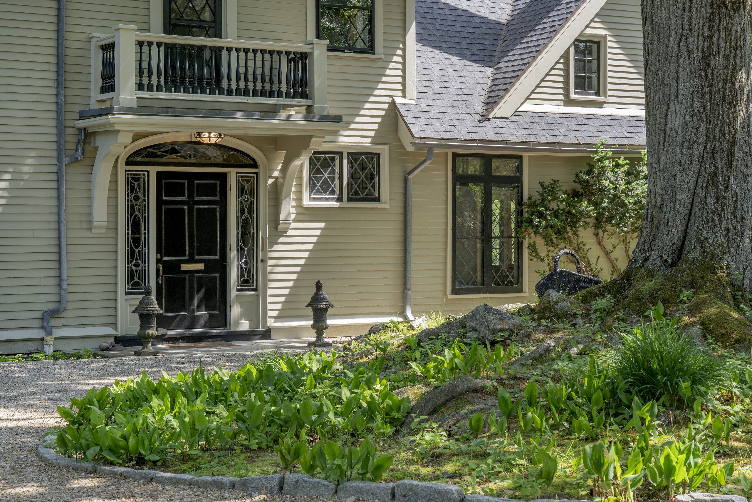 802 Hale St Beverly Exterior Stills 7